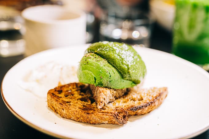 Pretty smashed avo on toast at Common Epping