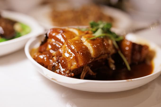 Roast pork rib in house-made sauce